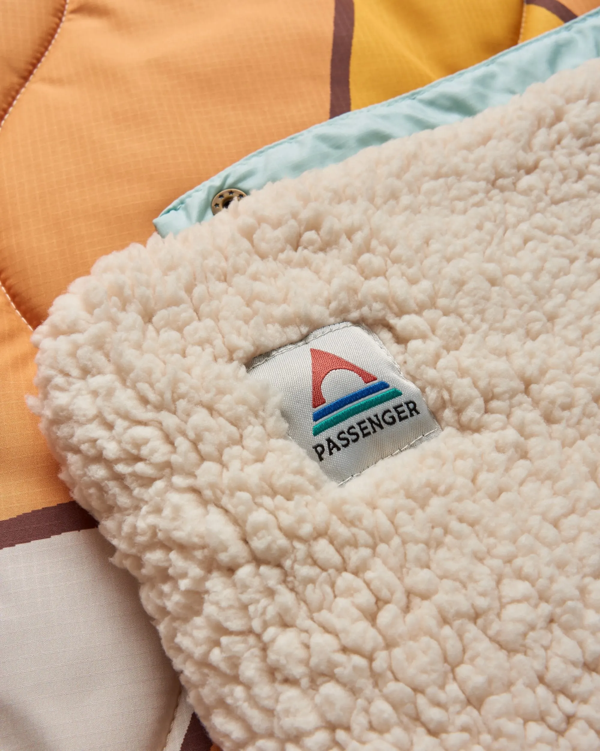 Cabin Recycled Sherpa Blanket - Seasonal Graphic/ Birch