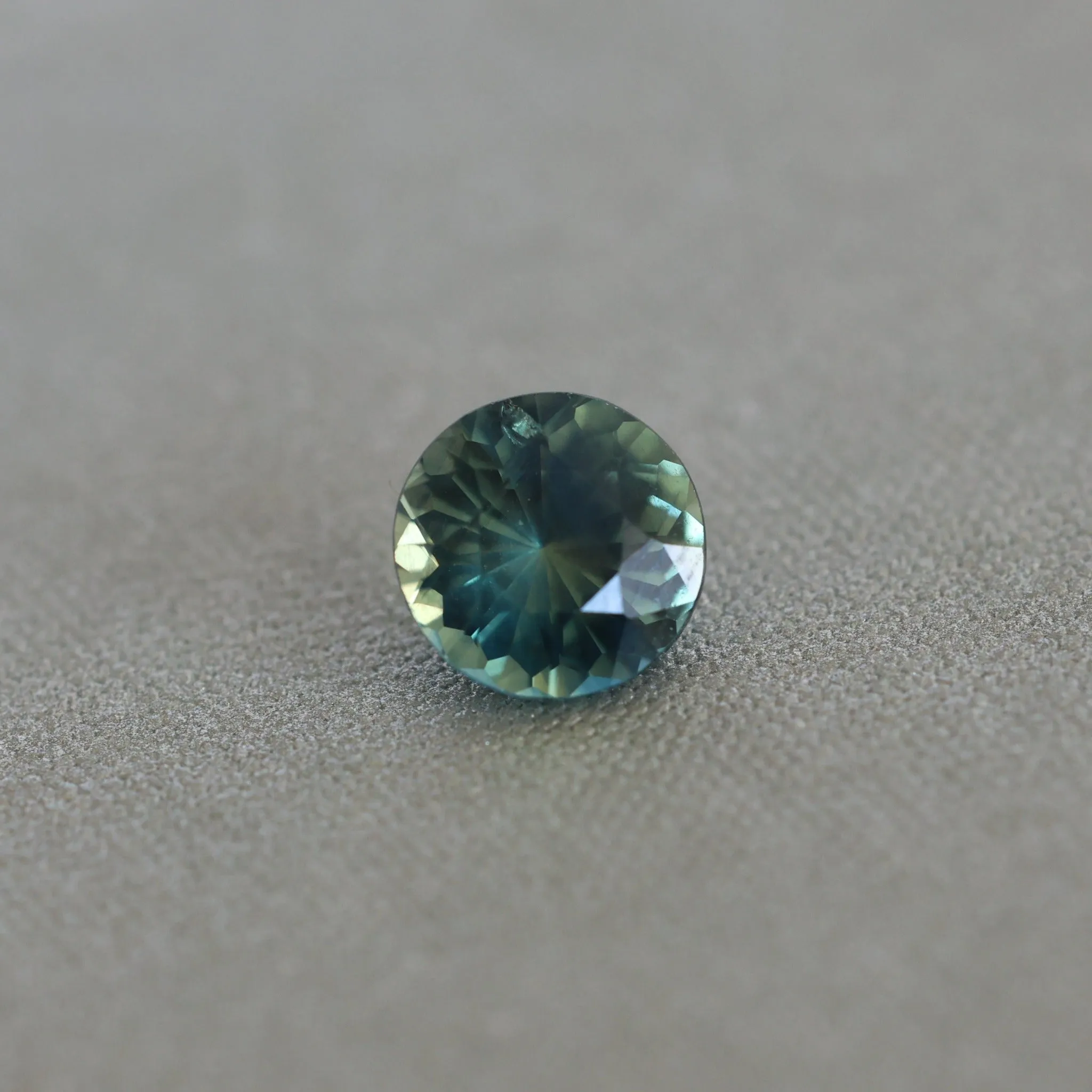 Loose 1.32 Ct Round Teal Sapphire