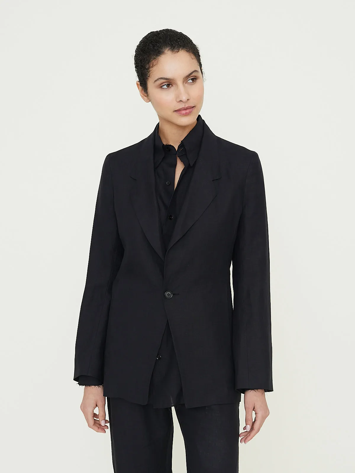 No. 206 Solbiati Fine Linen Jacket in Black